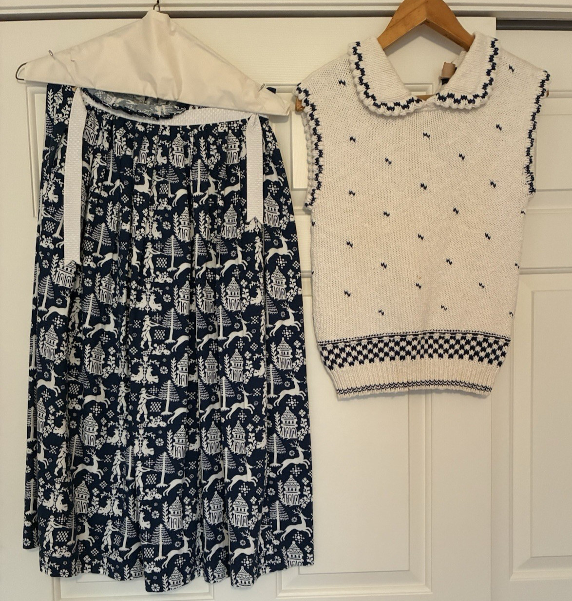 Vintage Two Piece Cullinane Pleated Skirt and Knitted Top – Blue and White – M