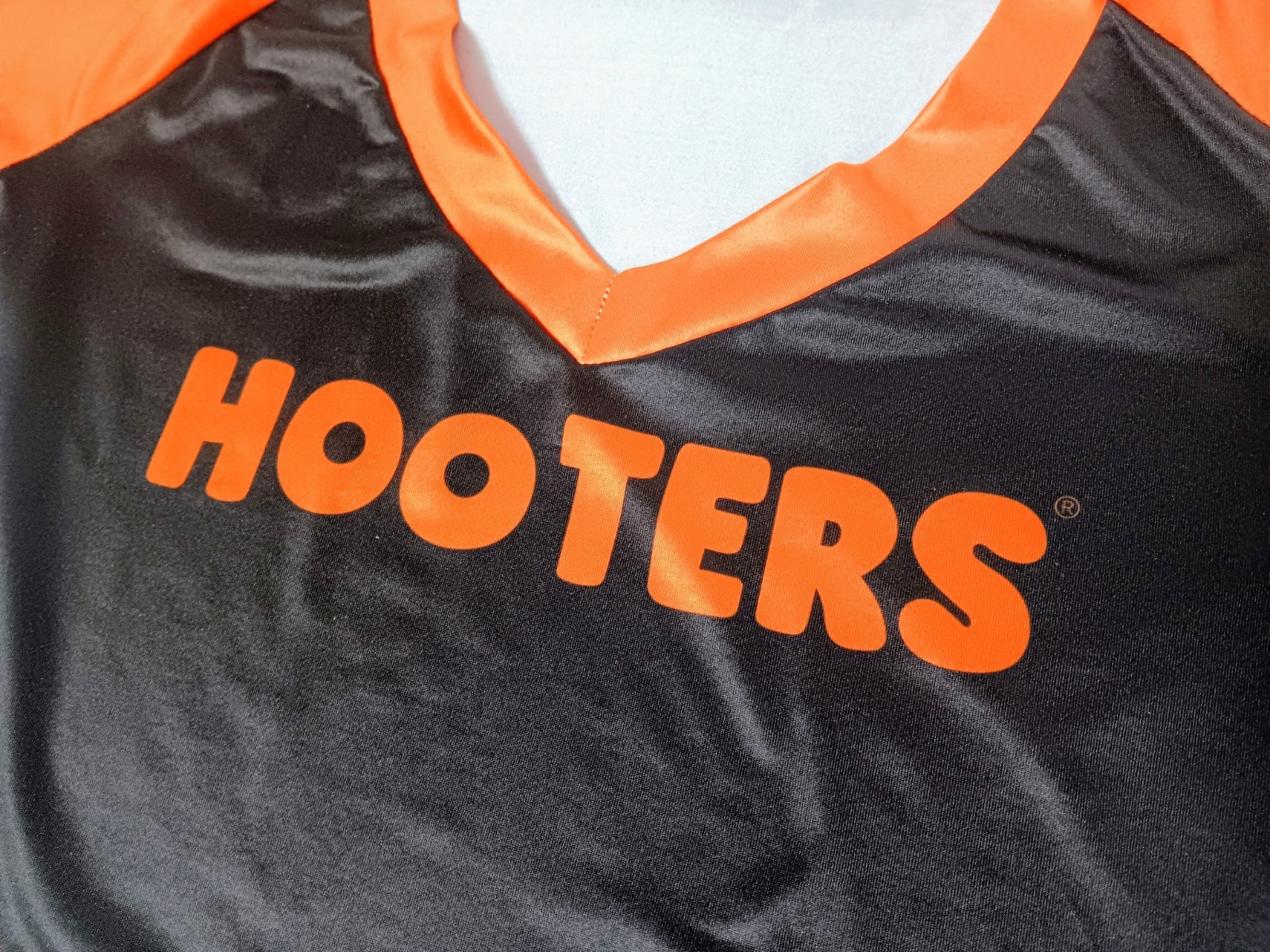RARE BLACK & ORANGE AUTHENTIC HOOTERS CROP TOP JERSEY XS POLYESTER