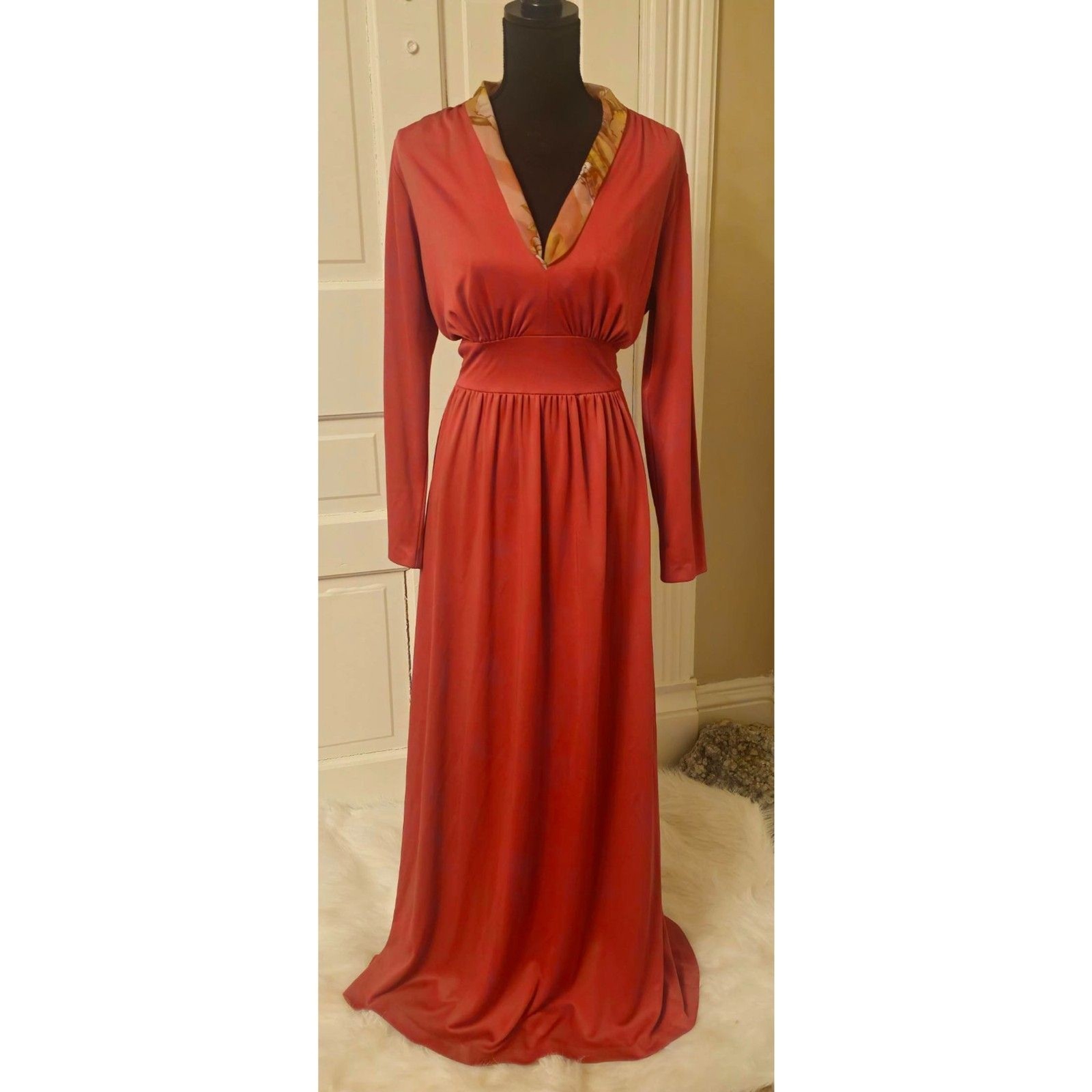 Stunning Vintage 70s Mauve Maxi Dress with Satin Collar – Effortless Elegance