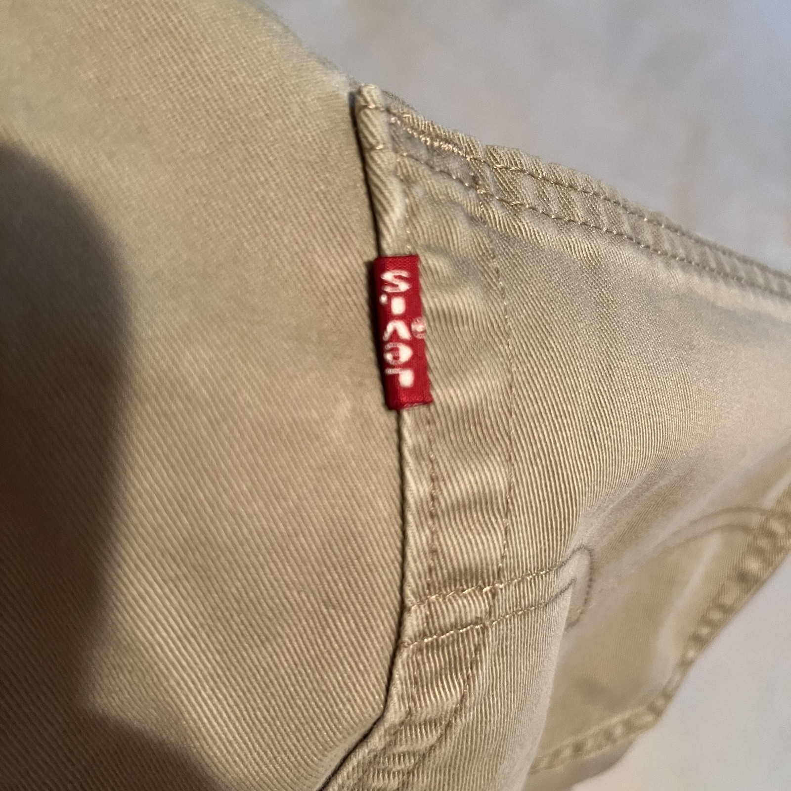 VintageLevi&rsquo;s 505 Chino Shorts Mens 34 Beige Flat Front 11in Inseam Regular Fit