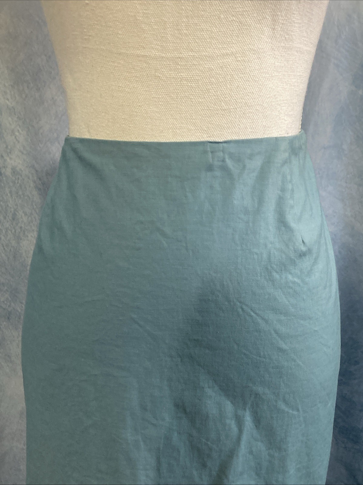Vintage 1990s ALFANI Skirt Size 6 Light Blue Cotton Silk Blend Lined Ruffle Hem