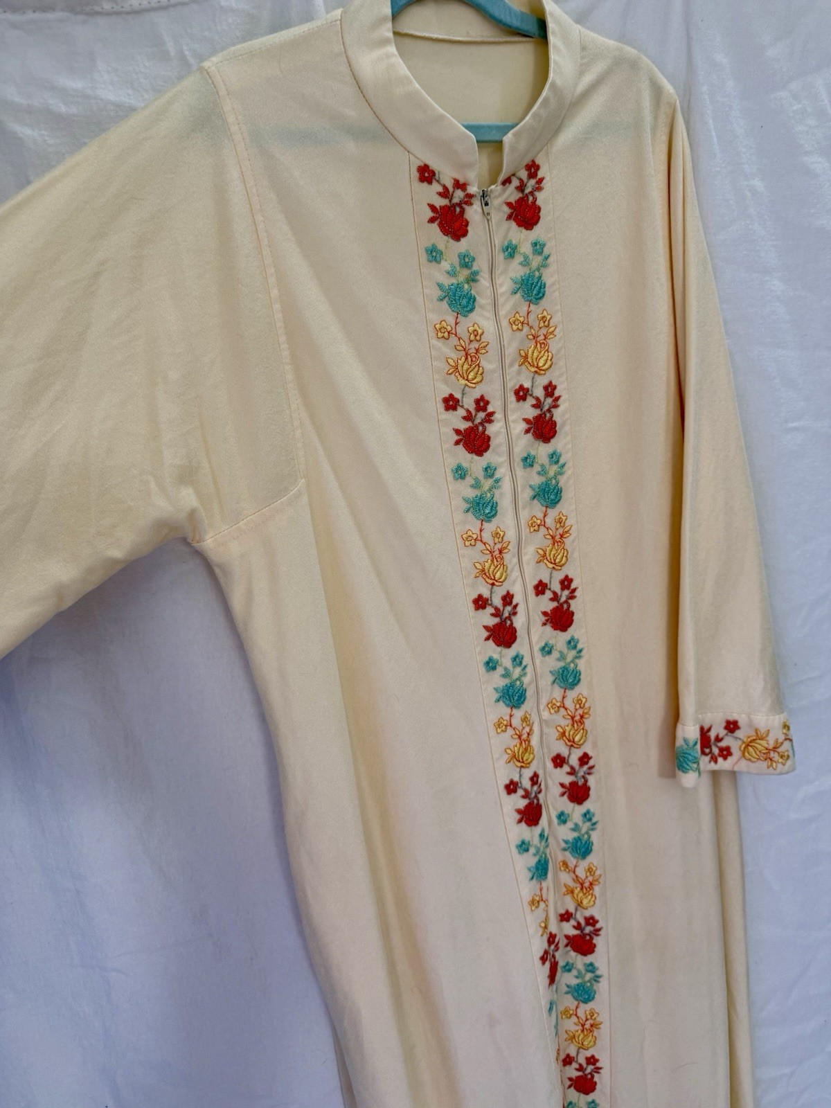 VTG 70s Embroidered Caftan Lounge Dress Grandma Chic Cottagecore Maxi