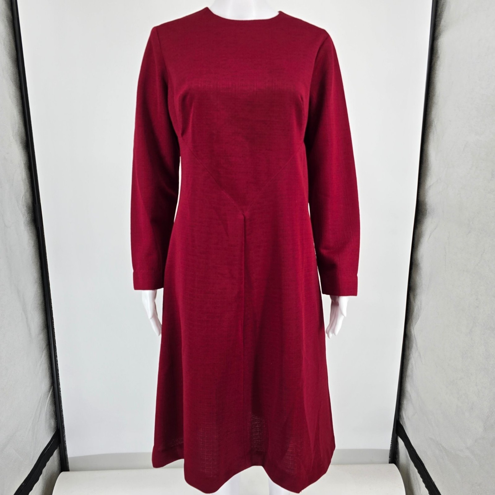 Vintage 1970s Burgundy Textured Long Sleeve Back Zip A-Line Midi Dress (M/L)