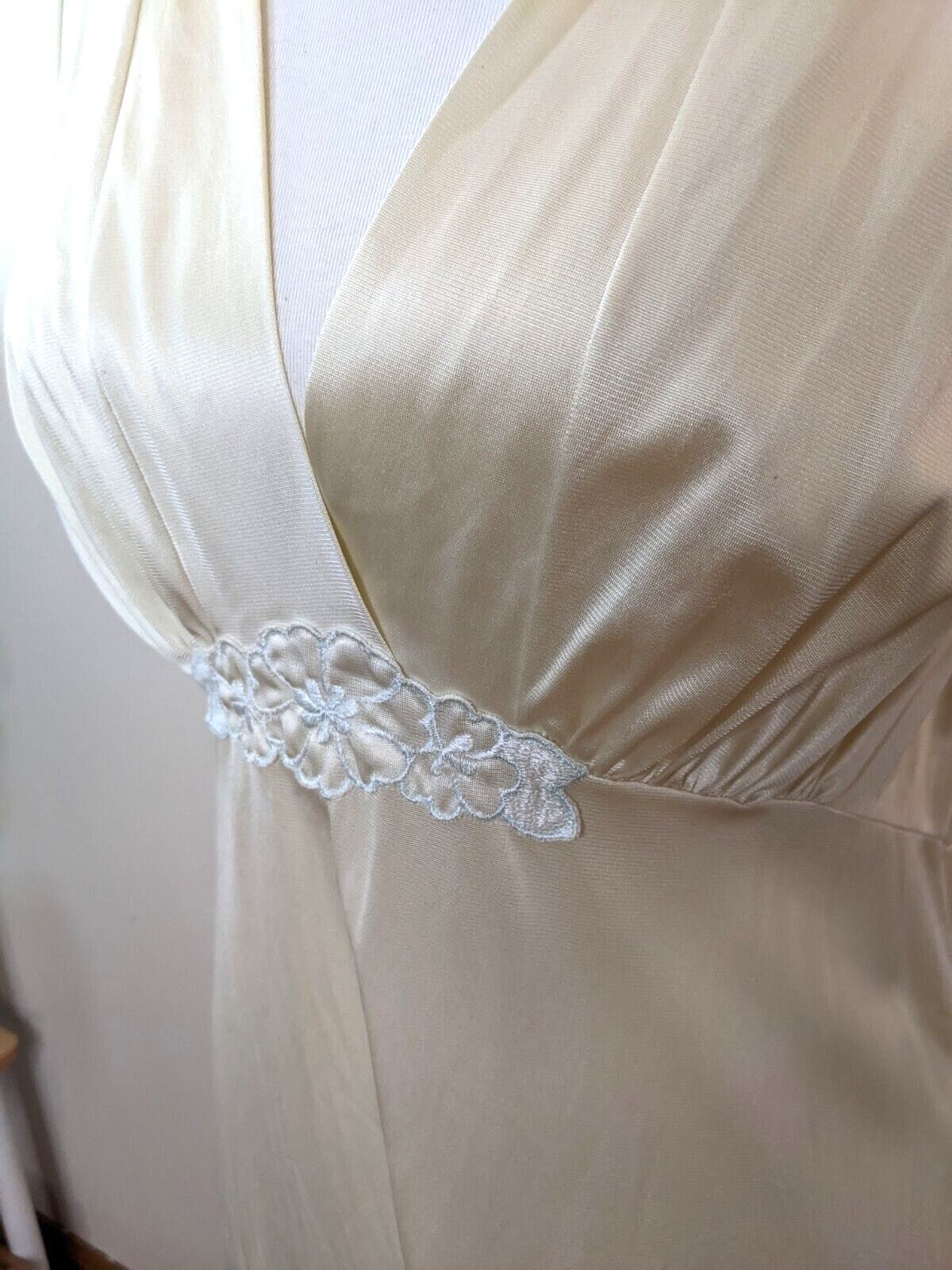 Satin NIGHTGOWN Size Medium Greek Goddess Pale Yellow Nylon with Bust Applique