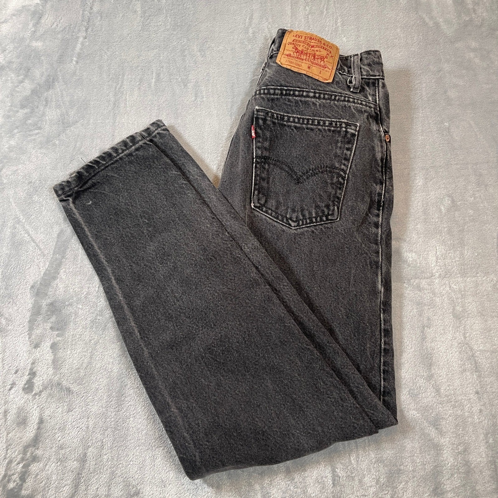 Vintage Levis Women&rsquo;s Size 23 Black High Waisted Tapered Leg Jeans Made in USA