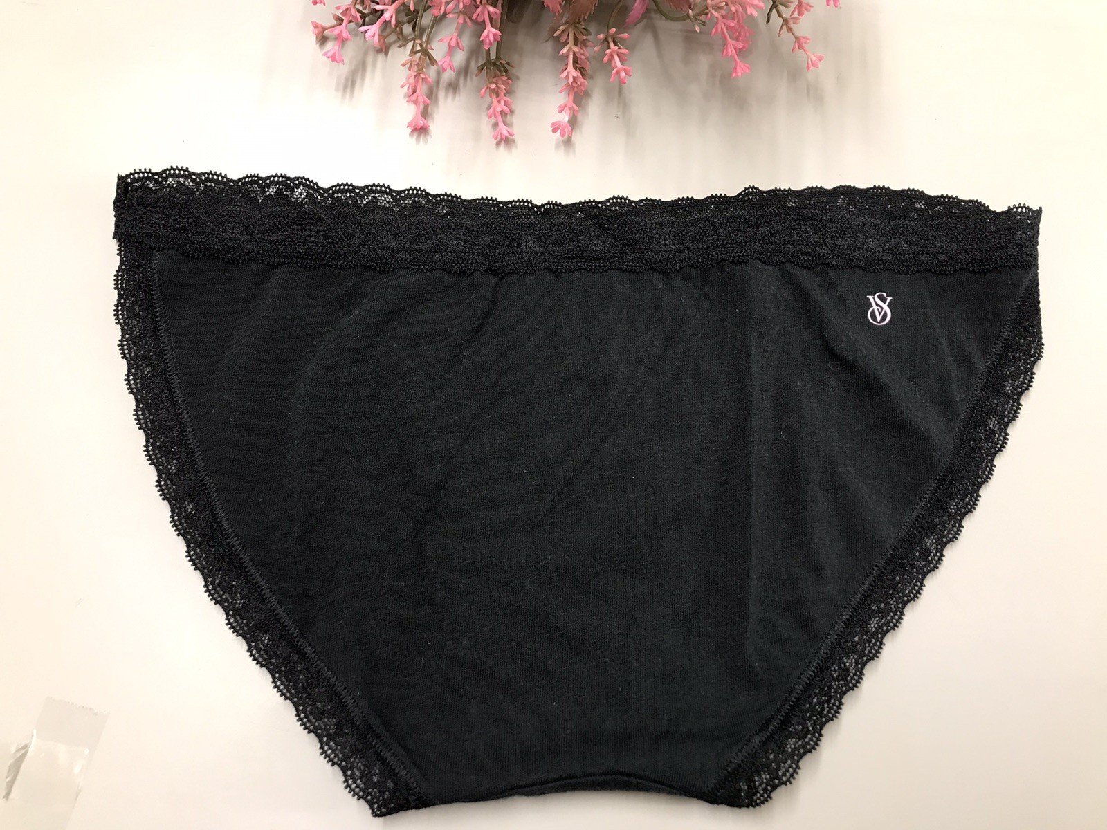VGT Victoria&rsquo;s Secret Low String Bikini Sm Bows Scalloped Lace Trim Black RARE