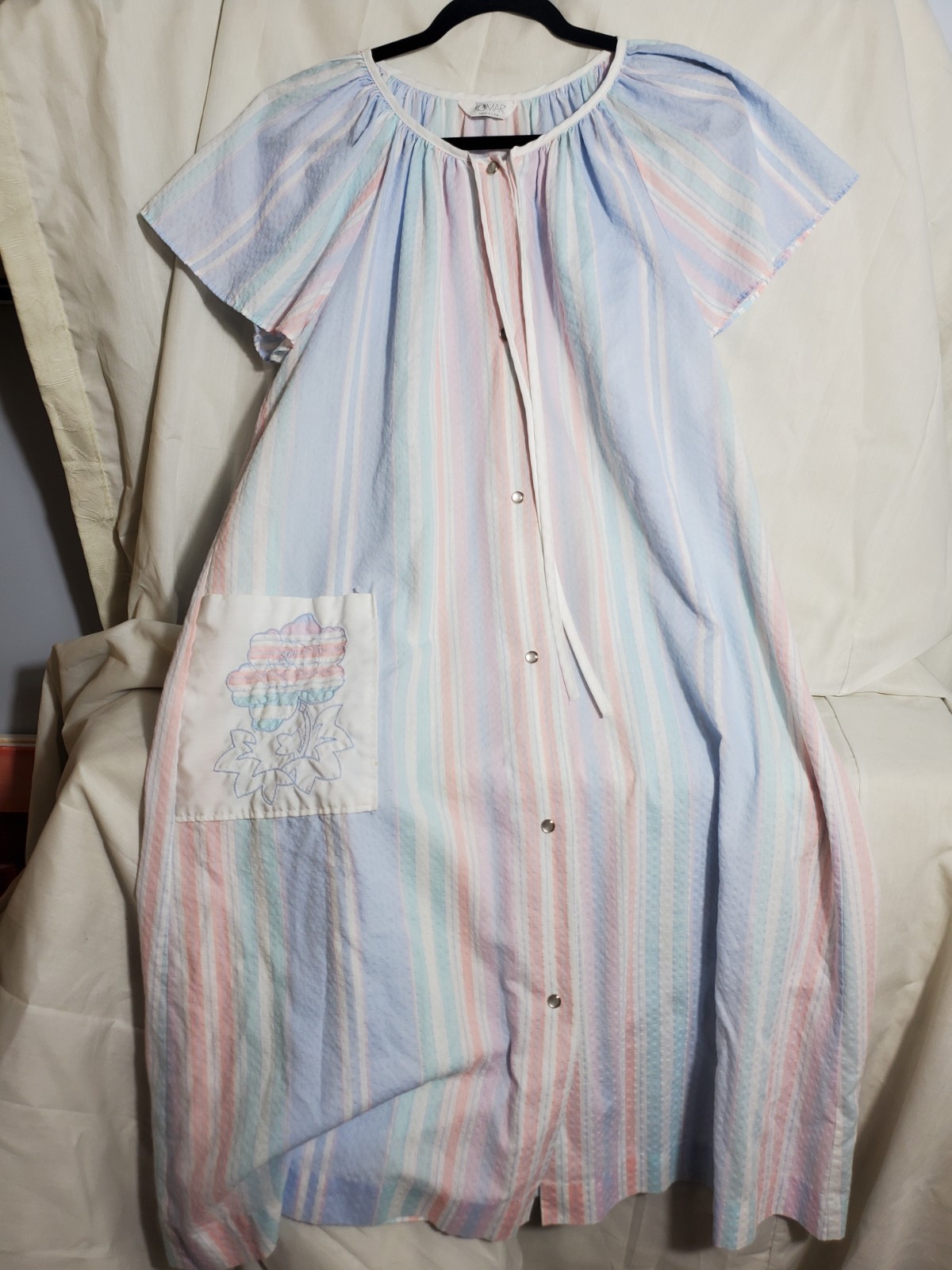 Vintage Women&rsquo;s KOMAR nightgown Pink And Blue With Floral