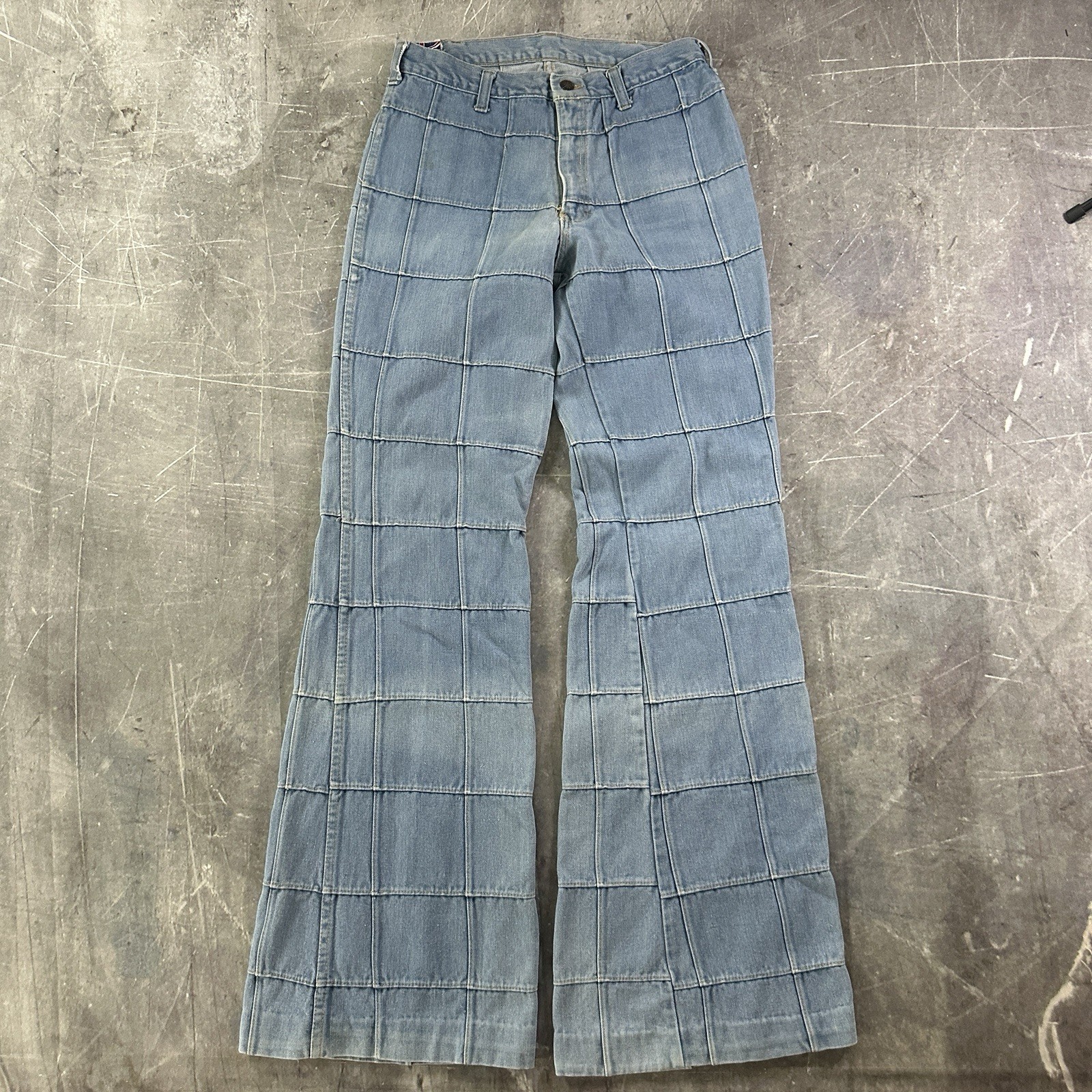 Vintage &rsquo;70s Brittania Patchwork Light Wash Bellbottom Boho Flare Jeans 33 Waist