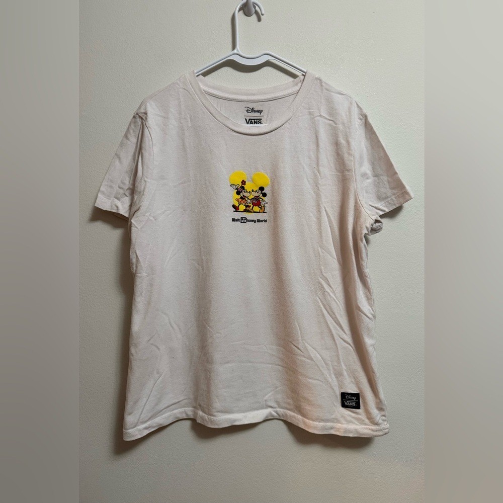 Vans Disney Exclusive White Tee with Minnie & Mickey Graphic – Size XXL