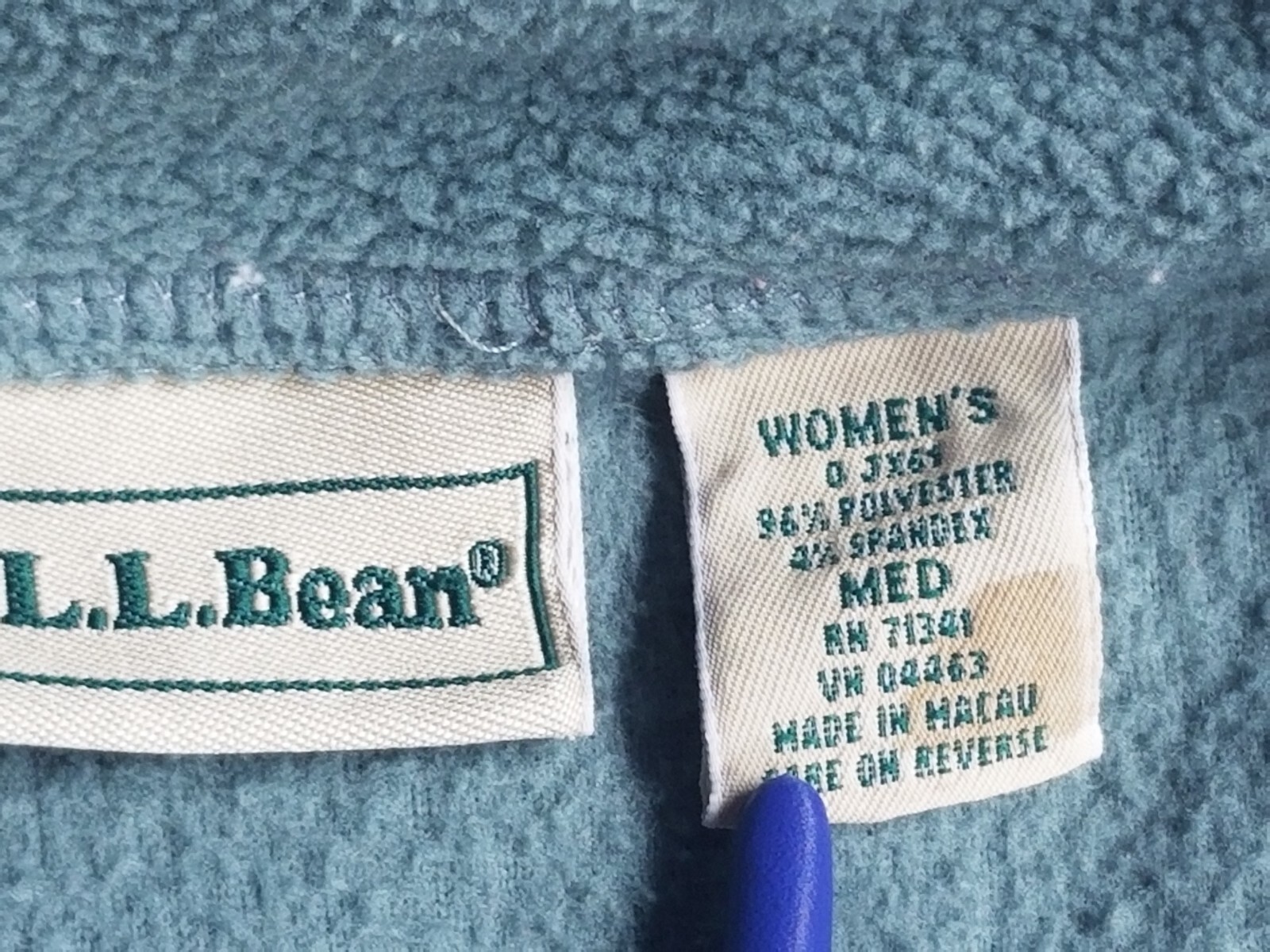 L.L. bean vintage 90s button down Green cardigan Sweater Women&rsquo;s Made In Macau