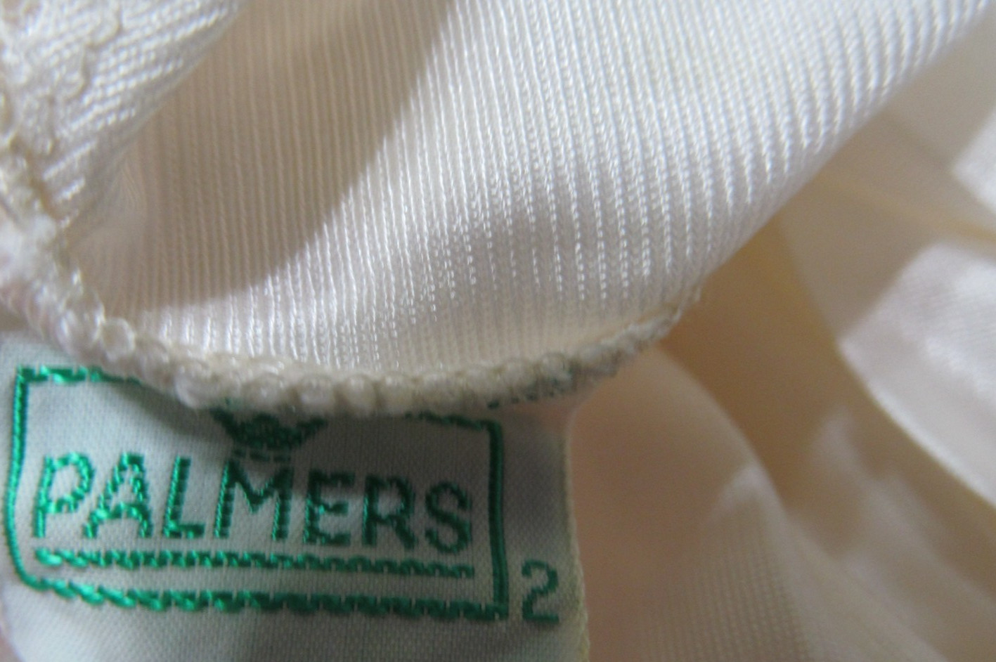 Palmer Ivory negligee- full length gown sz 2 Vintage Classic green Logo Austria