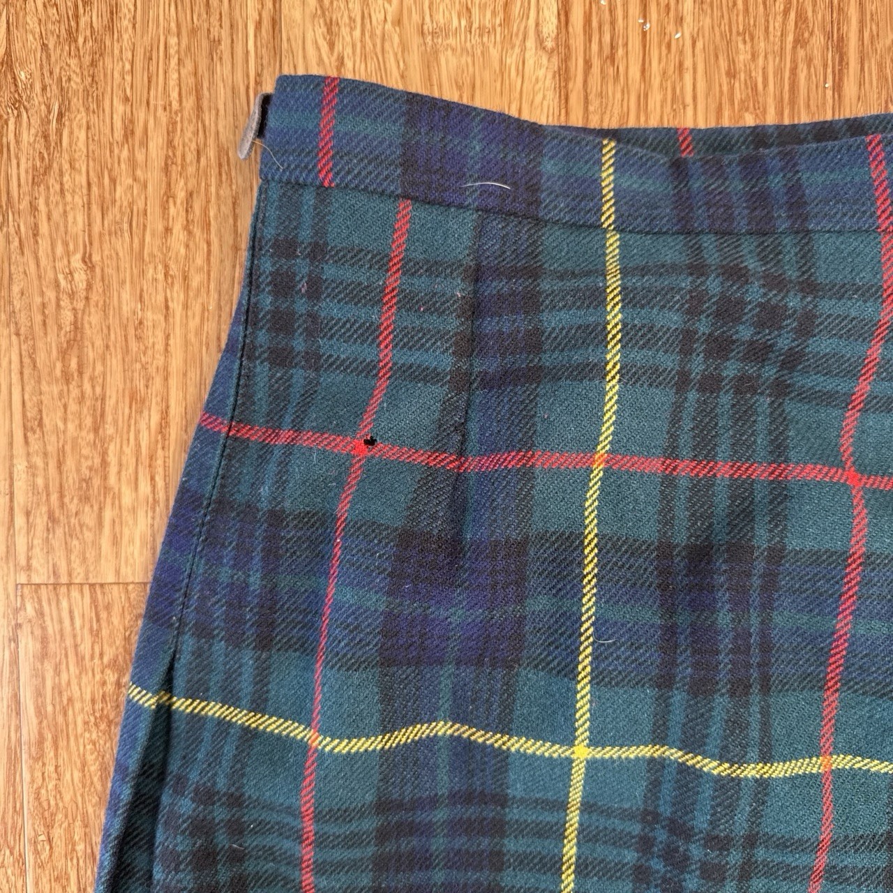 Vintage 100% wool brendella Green, red, and yellow plaid pleated midi skirt