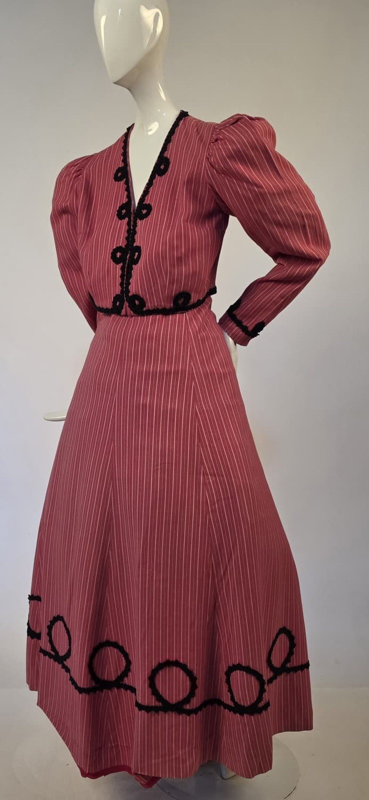 EARLY EDWARDIAN PINSTRIPED PINK CASHMERE BLEND 2 PC DRESS W BLACK SCROLLWORK