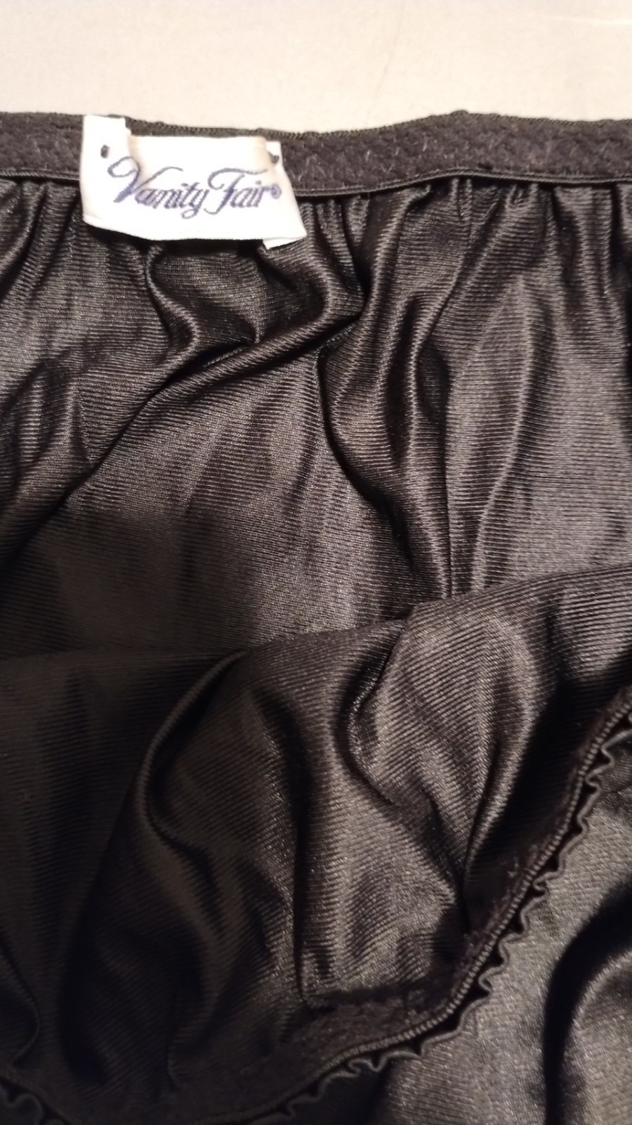 VINTAGE LARGE BLACK VANITY FAIR HALF SLIP-18&Prime; INCHES-NYLON-USA MADE-SIDE SLITS