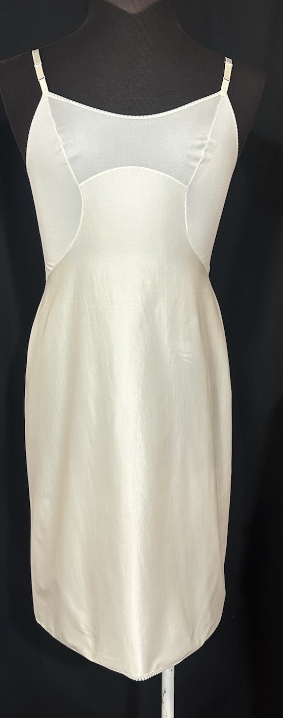 Vintage 1960’s Henson Kickernick Ivory Full Slip Dress Size 34 Nylon Silky