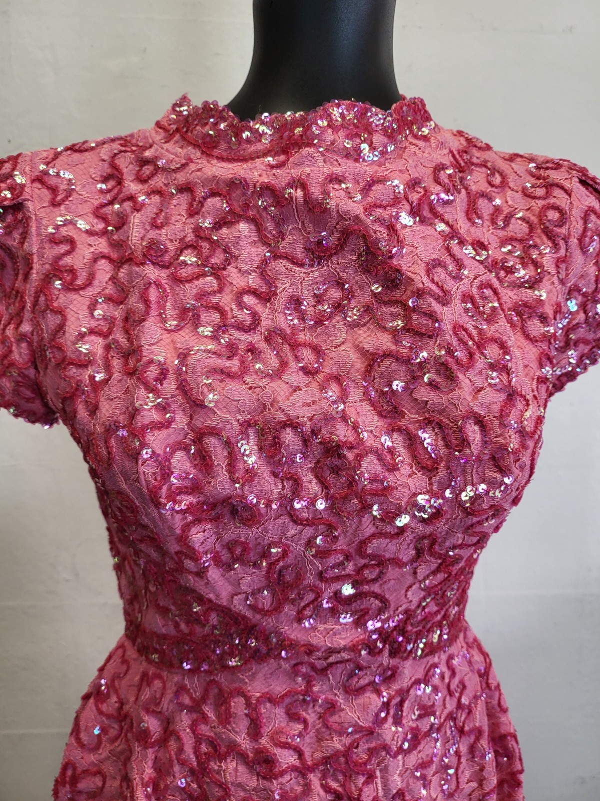 1960&rsquo;s Vibrant Pink Shimmering Sequin & Lace Hostess Gown Dress Size 10