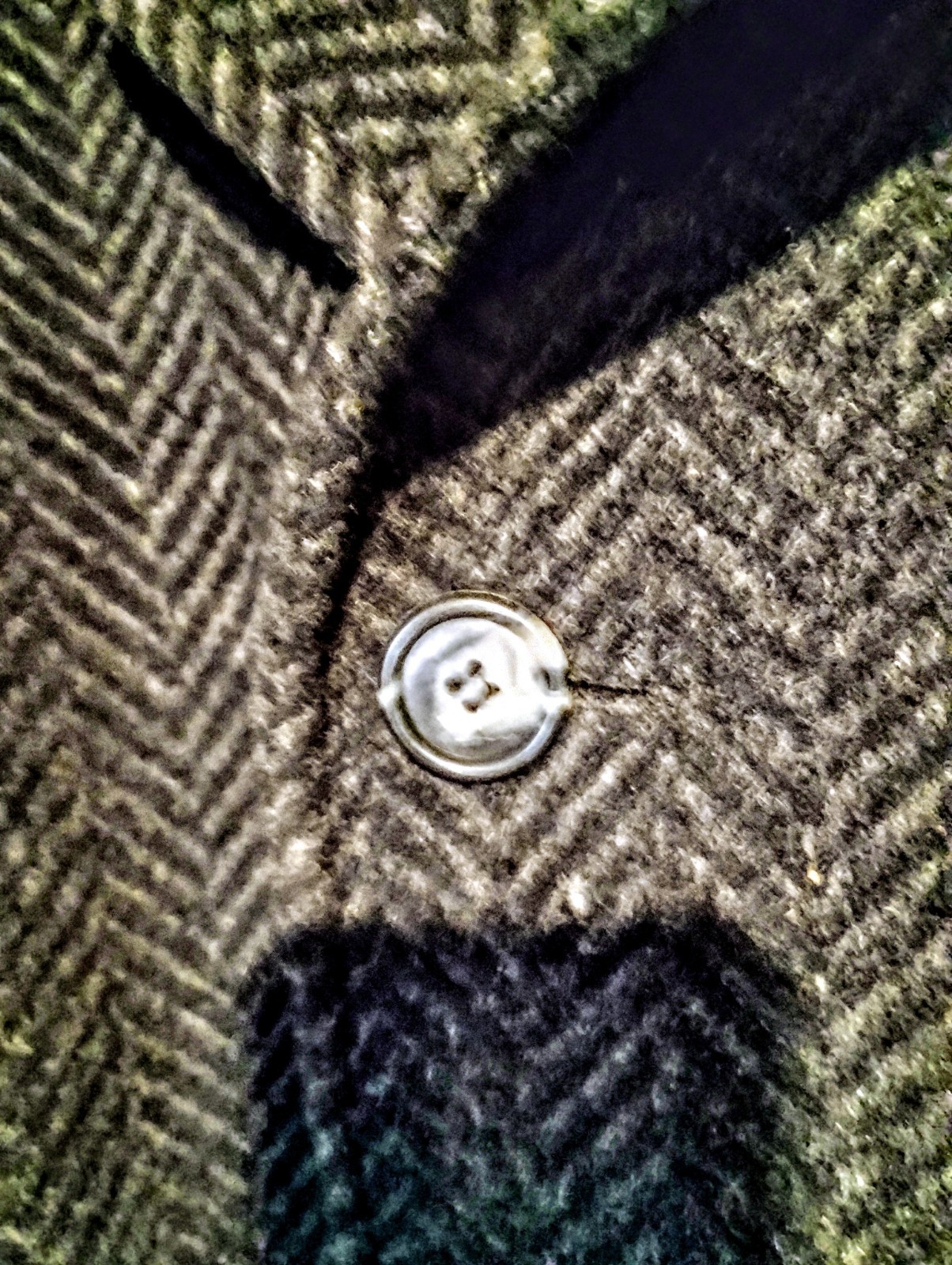 MAN IN WOOL-Black Men&rsquo;s Double Breasted Long Herringbone Wool Trench (Brazil) XL