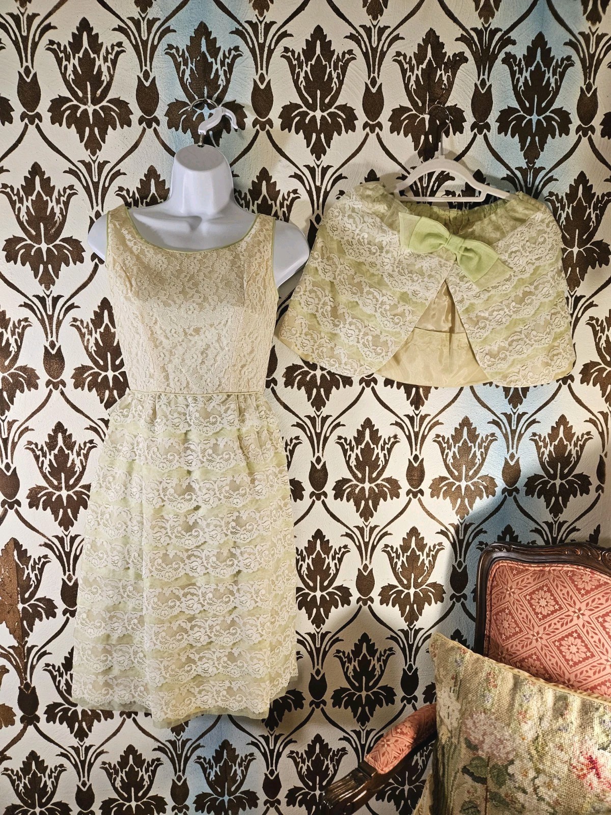 Vtg.60s Handmade A-line,Shift Dress W/Cape Ivory Lace, Green Women&rsquo;s XS-S
