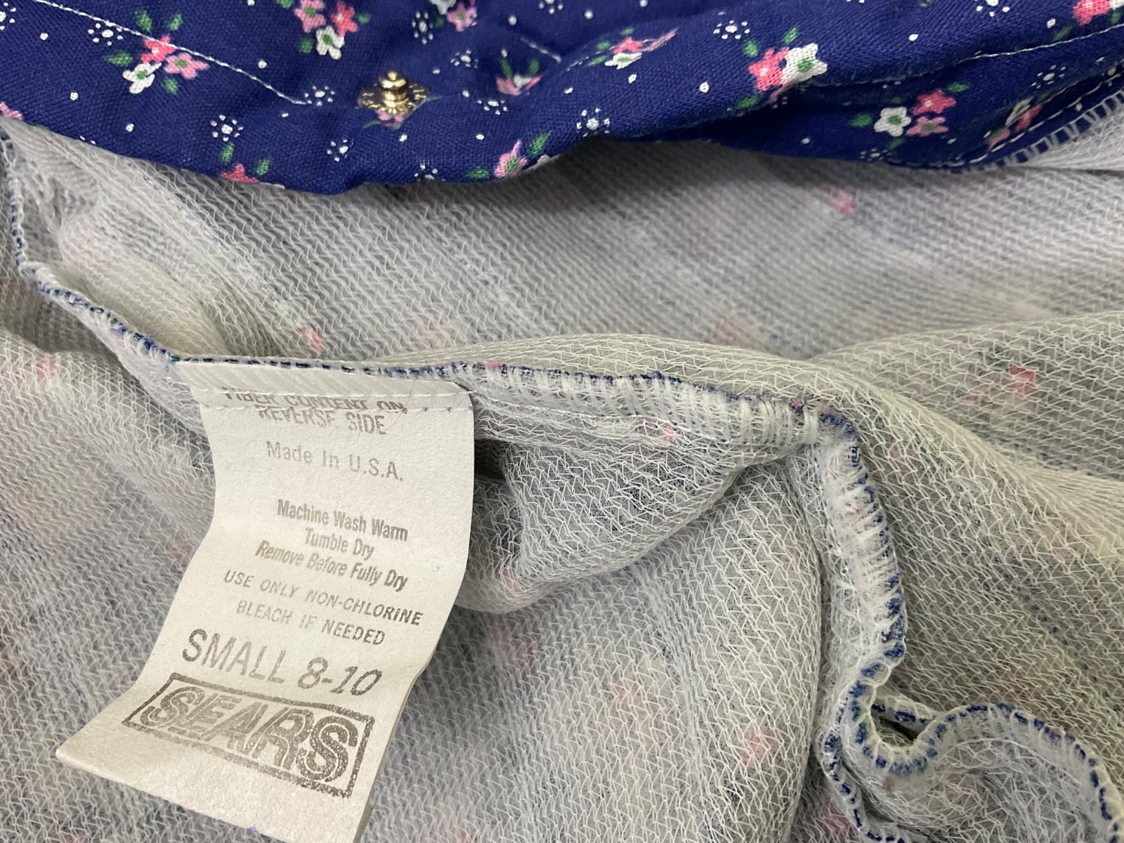 Vtg. Carriage Court Sears Quilted Floral Robe Size Small USA Made Cottage core
