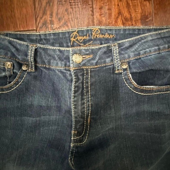 Y2K bootcut jeans- Embroidered Pockets size 12