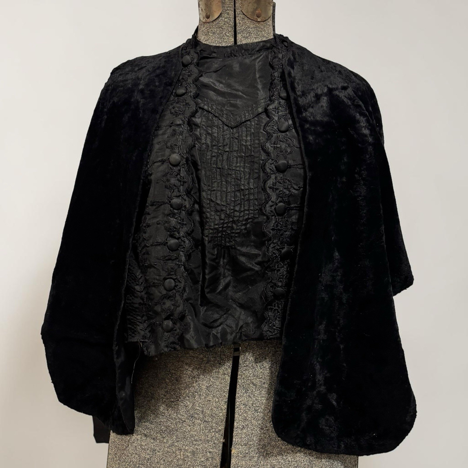 Antique 19thC Victorian Mourning Blouse Bodice Velvet Capelet Funeral Clothing