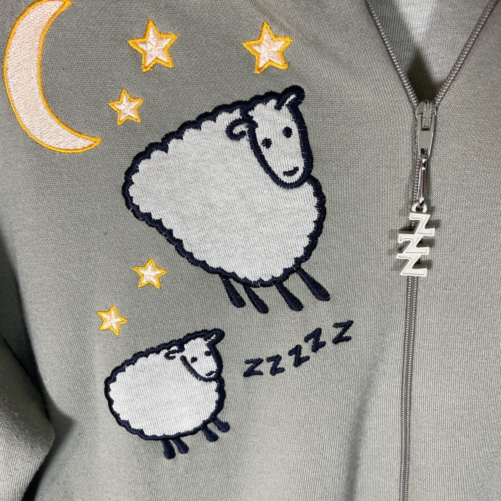 Vintage Stan Herman Cottagecore Grandma M Full Zip Embroidered House Robe Sheep