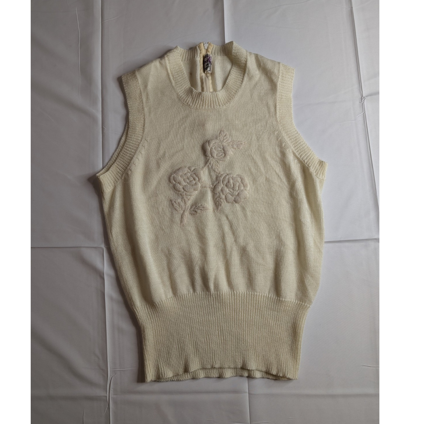 Rochelle Ivory Sleeveless Vintage Sweater Vest Floral Knit 100% Polyester