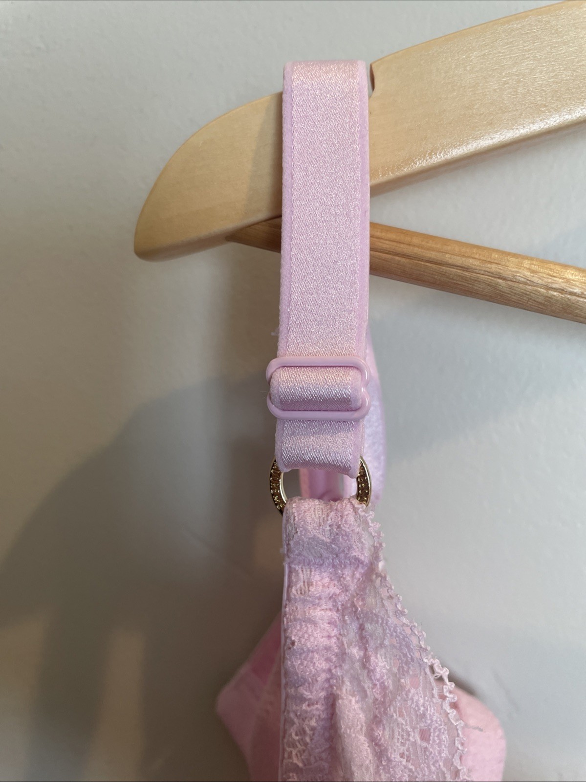 Adore Me Underwire Full Bra size 38DD Pink With Lace – Nice!