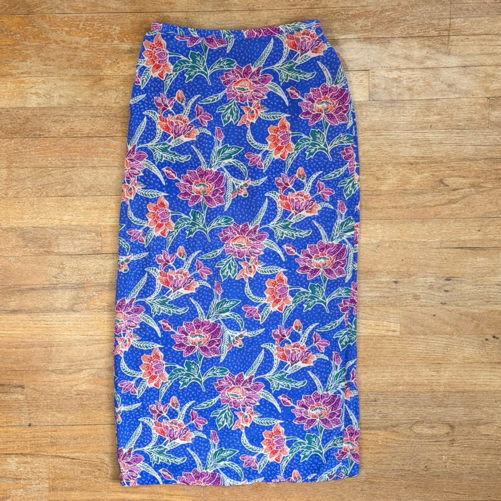 Vintage Floral Silk Pencil Skirt Size Small 26-28&Prime; Waist 90s Blue Midi