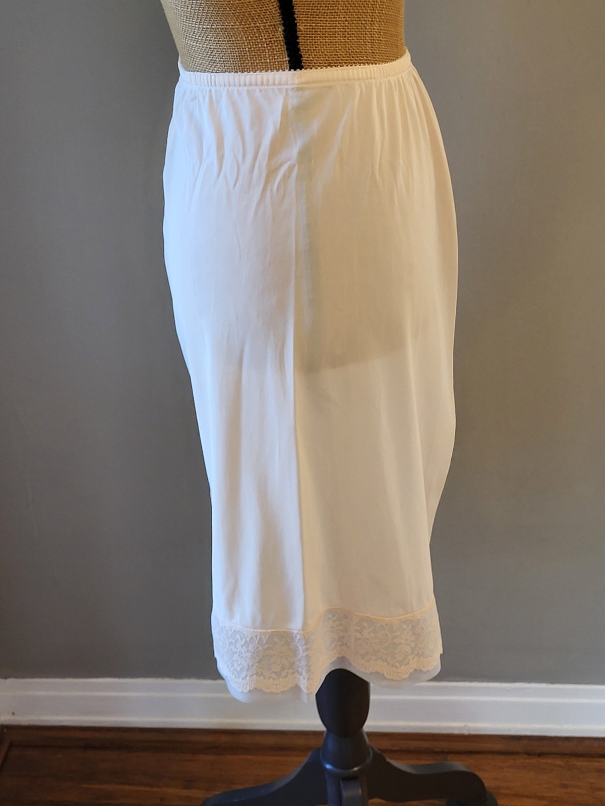 Val Mode Vtg 70s Short Peach/Pink Half Slip Lace Trim Medium Style 1300