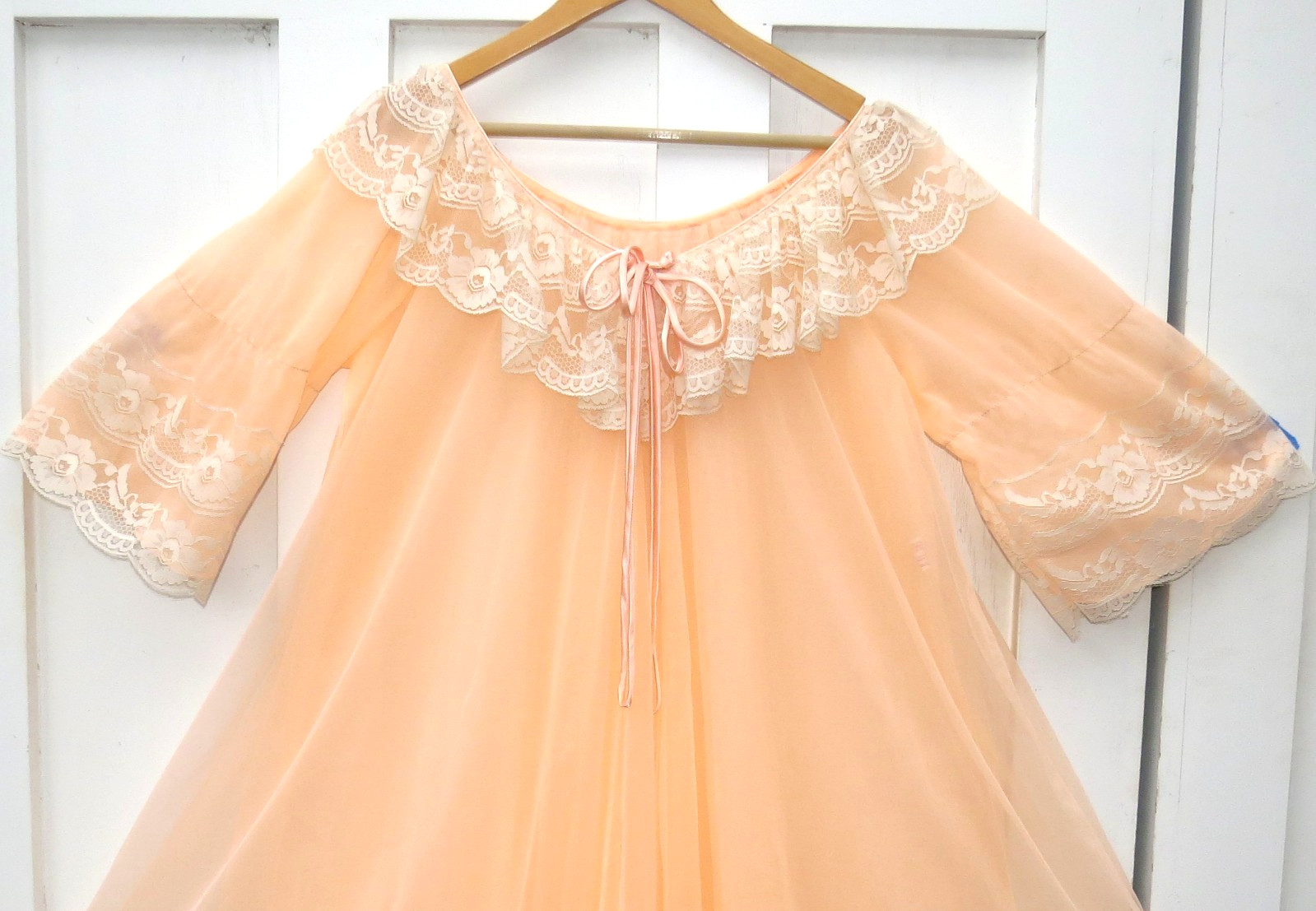Vtg INTIME Bright Pink Coral Sheer Chiffon Peignoir Robe Nightgown RUFFLES L