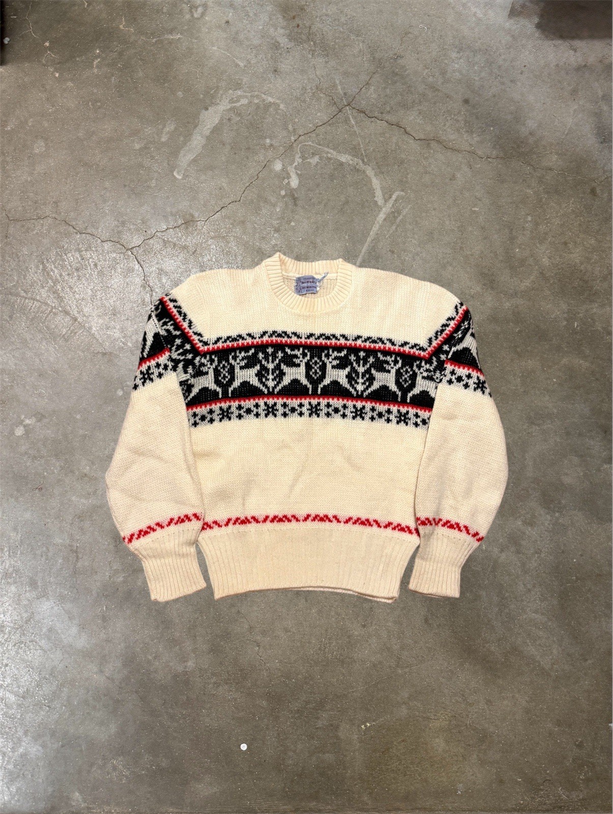Vintage 1950s White Penneys Towncraft Nordic Heavy Wool Reindeer Sweater