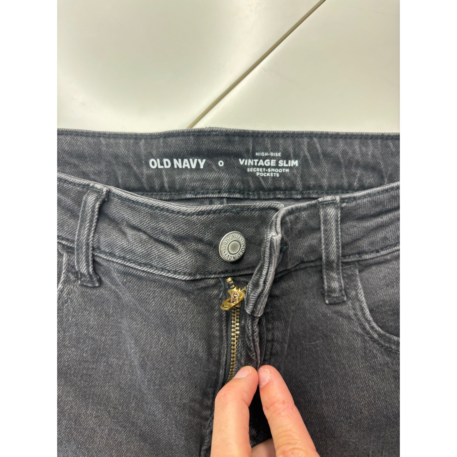 Old Navy Womens High-Rise Vintage Slim Jeans Washed Black Size 0 Denim Pants