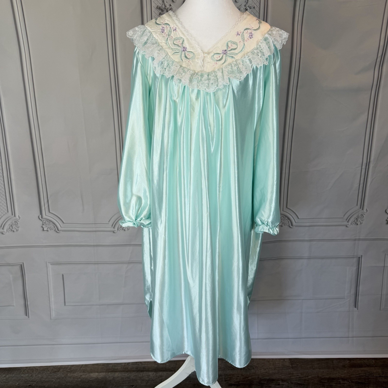 Vintage 80s Cachet Cottagecore Mint Satin Nightgown Large Lace Collar Sears USA