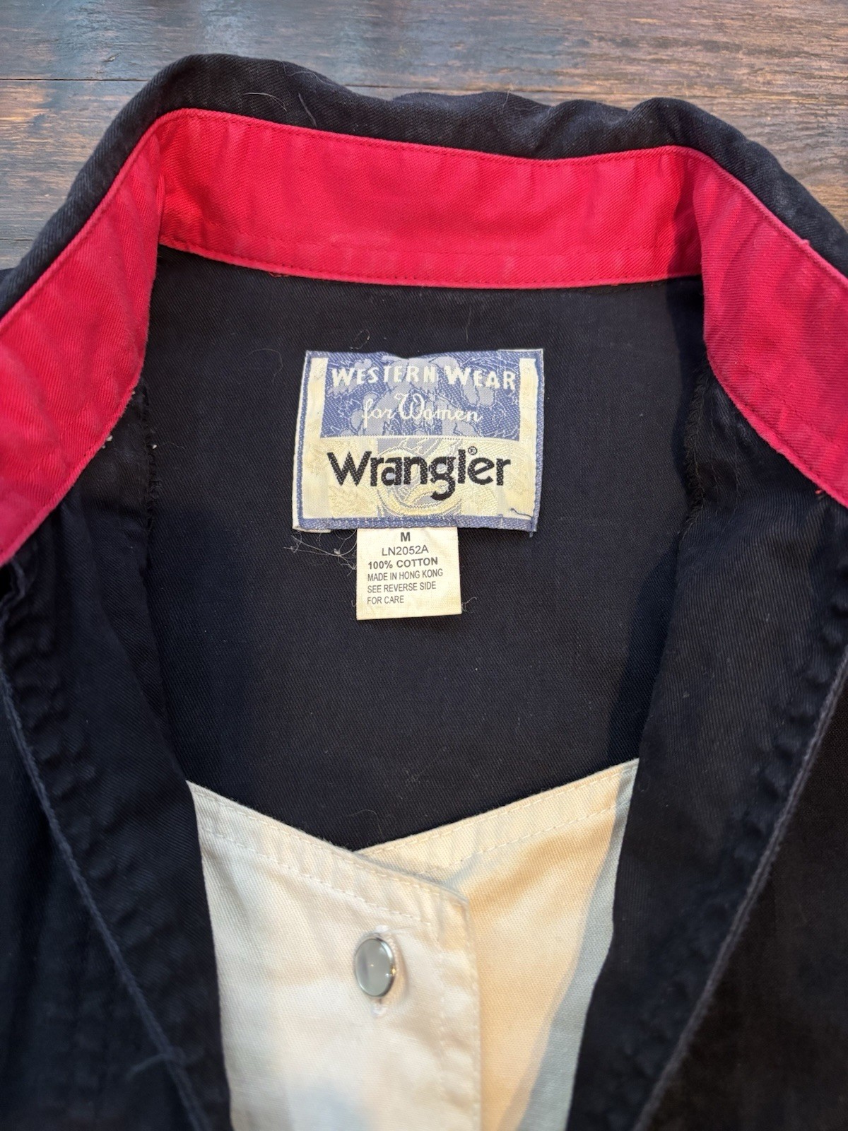 Vintage Women’s Wrangler Western Wear Pearl Button Size Med/ See Description!