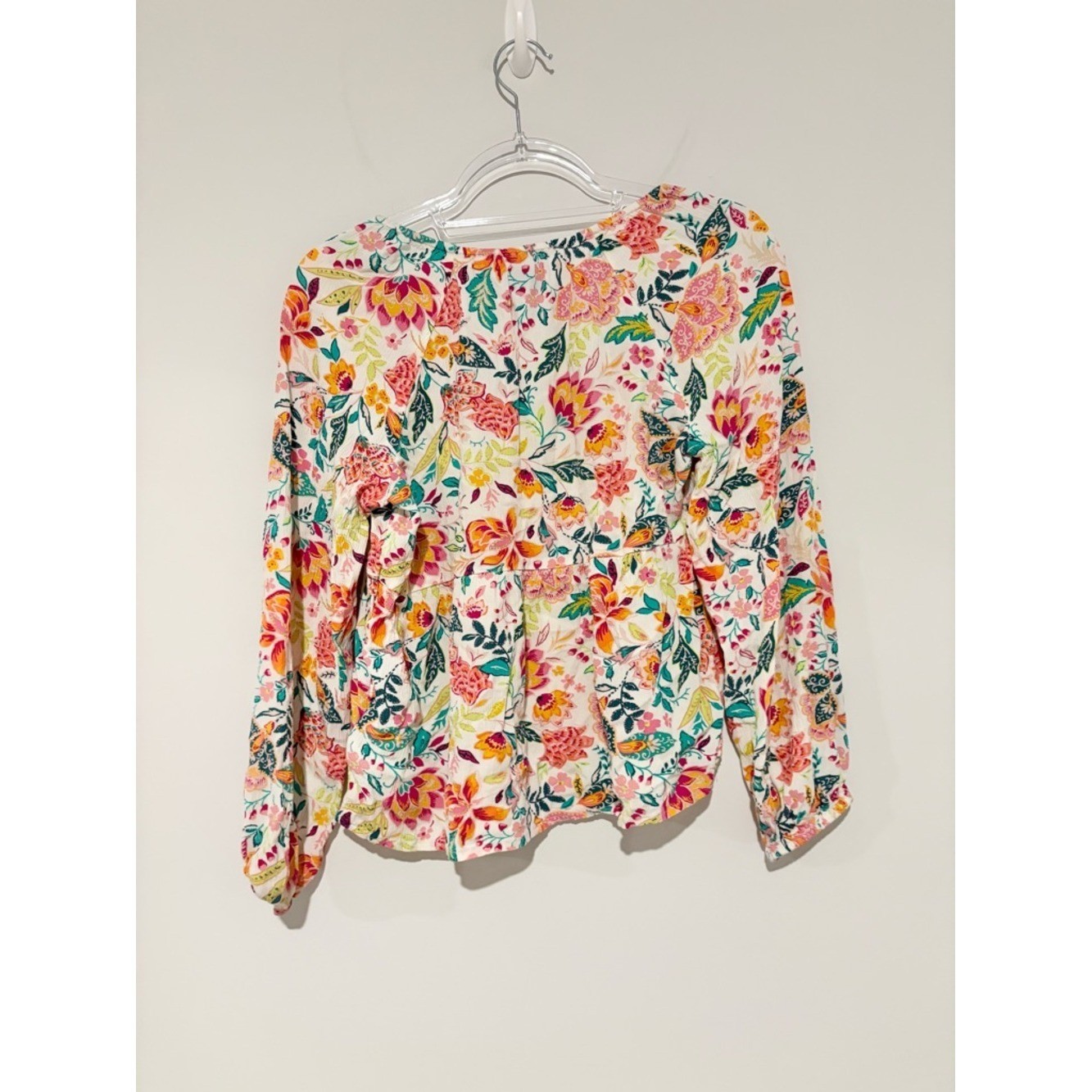 Old Navy Floral V-Neck 100% Rayon Long Sleeve Crinkle Boho Top Blouse medium