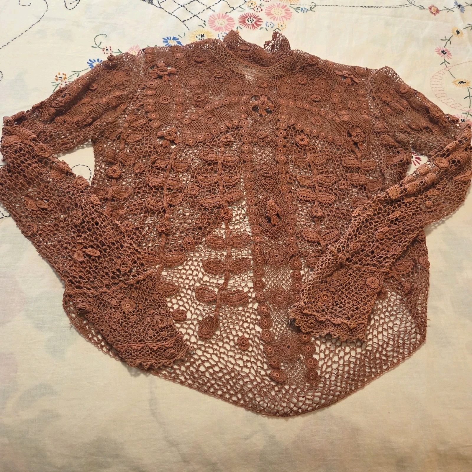 Victorian Crocheted Womens Shirtwaist Sz. Sm. Flowers High Collar Costume Teas