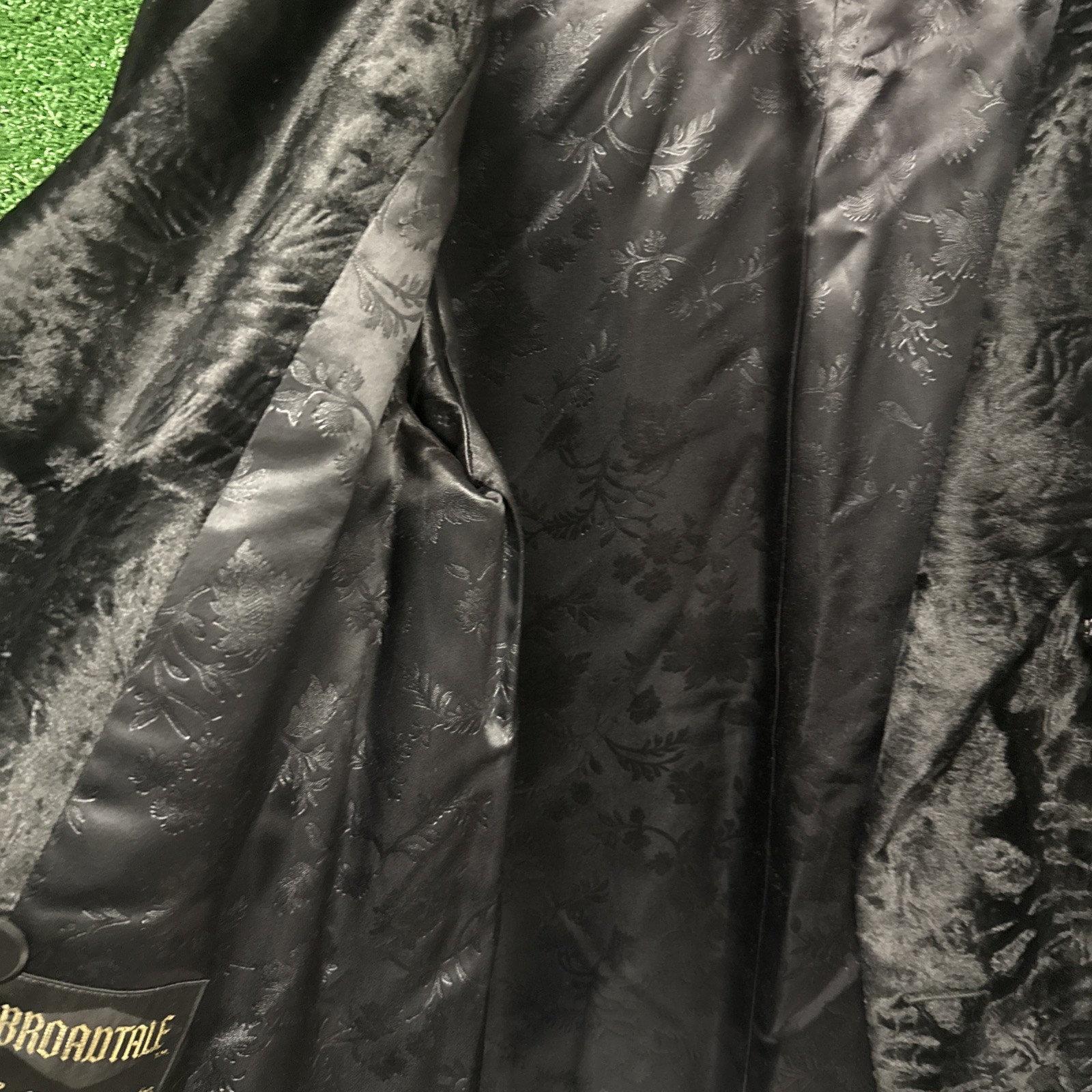Neiman Marcus vintage black broadtale by Lou Nierenberg fits like a medium large