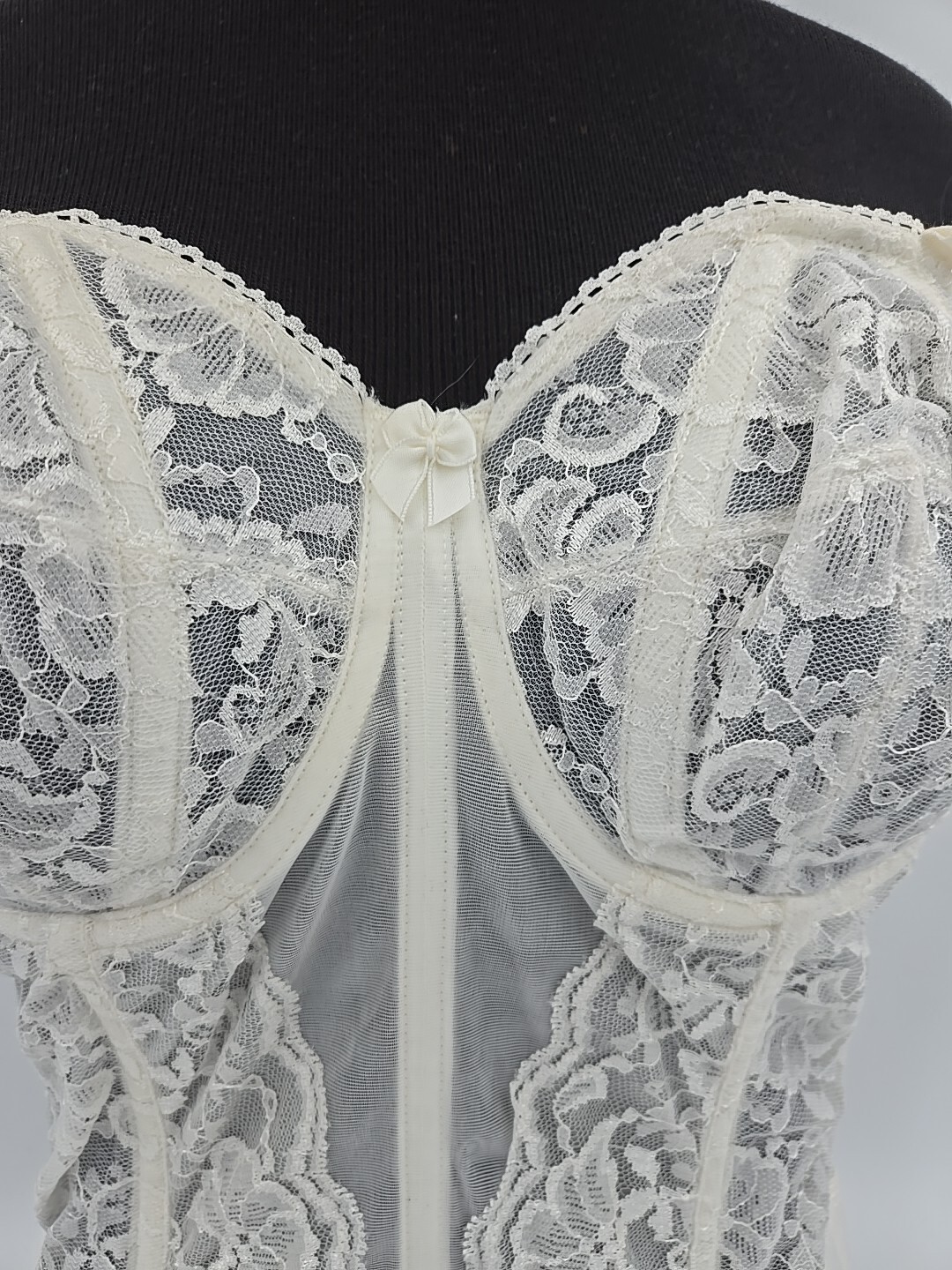Goddess Style 689 Bra White Lace Shapeware Corsette Bustier Strapless 34DD