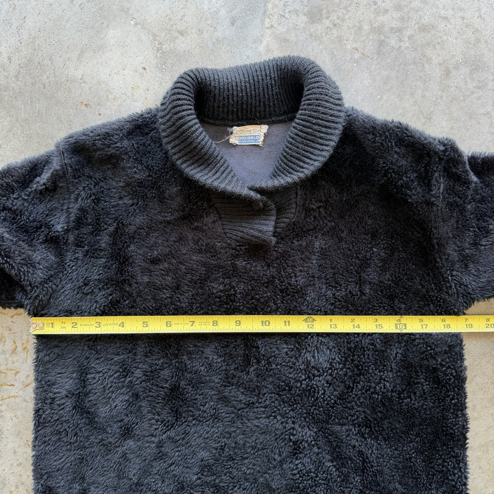 Vintage 60s Black Fuzzy Acrylic Women’s Cropped Shawl Pullover Size Small
