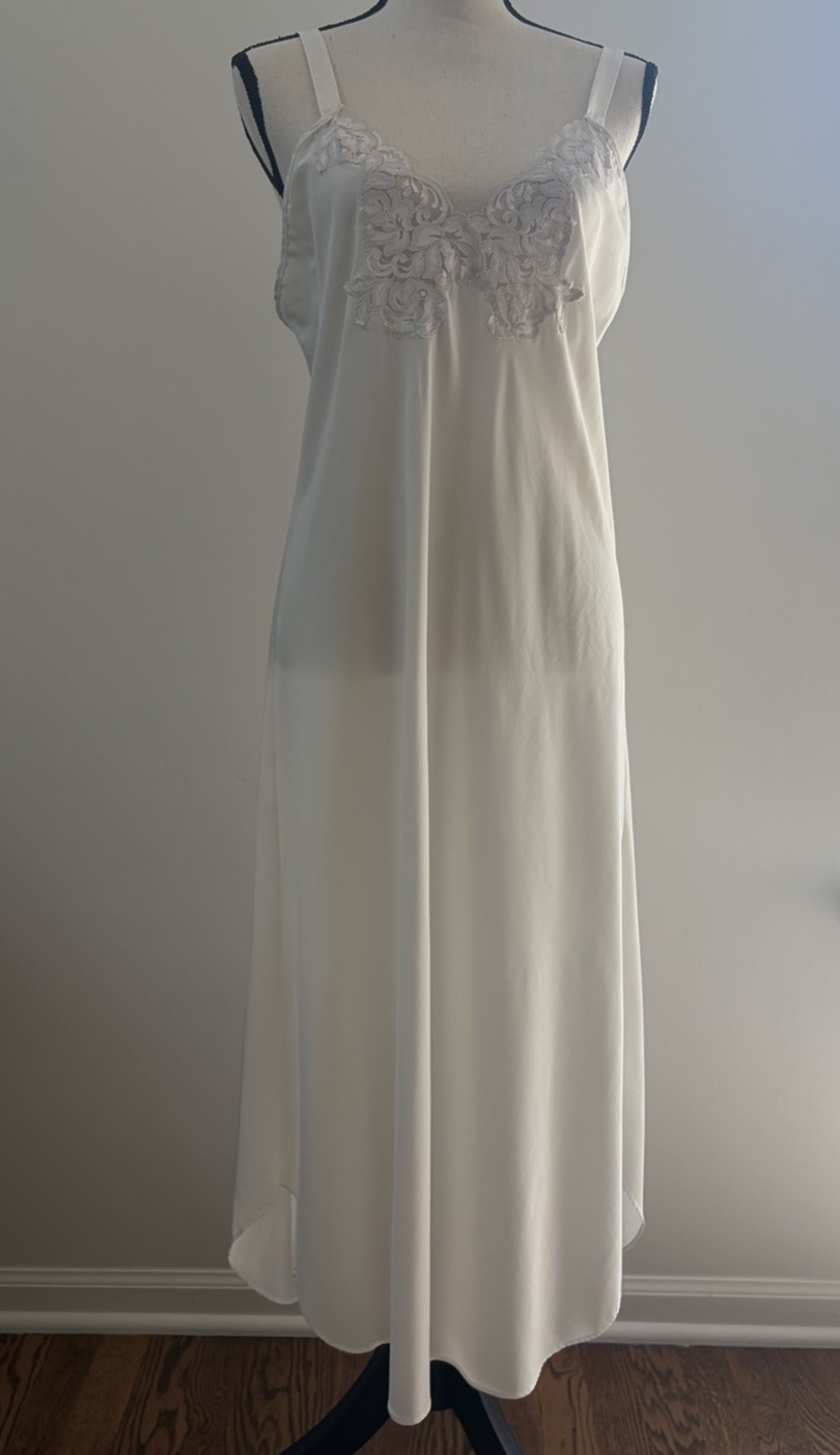 Val Mode Lingerie White Polyester Slip Nightgown M Whimsical Feminine