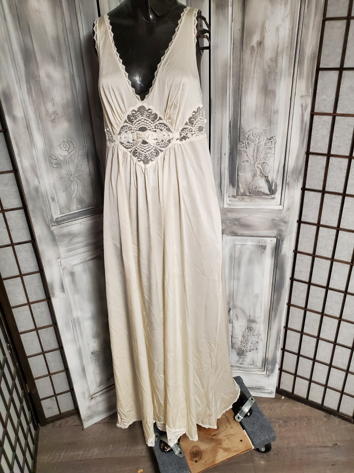 Shadowline Ivory Maxi Slip Dress Bridal Formfit sheer Lace Nightgown M Vtg