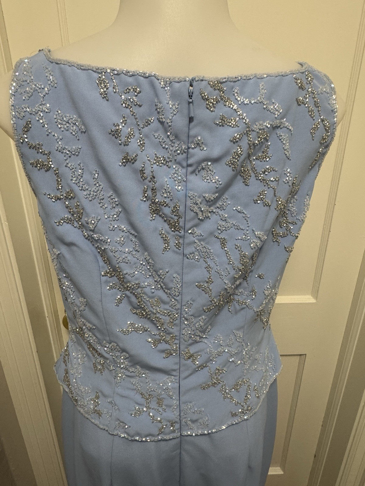 Jean De Lys Periwinkle Blue Sequin Embellished Column Gown Evening Formal Size 6
