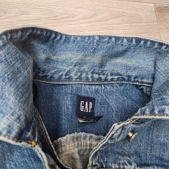 Vintage GAP Blue Jean Trucker Jacket Size M Denim Faded Y2K Timeless Classic