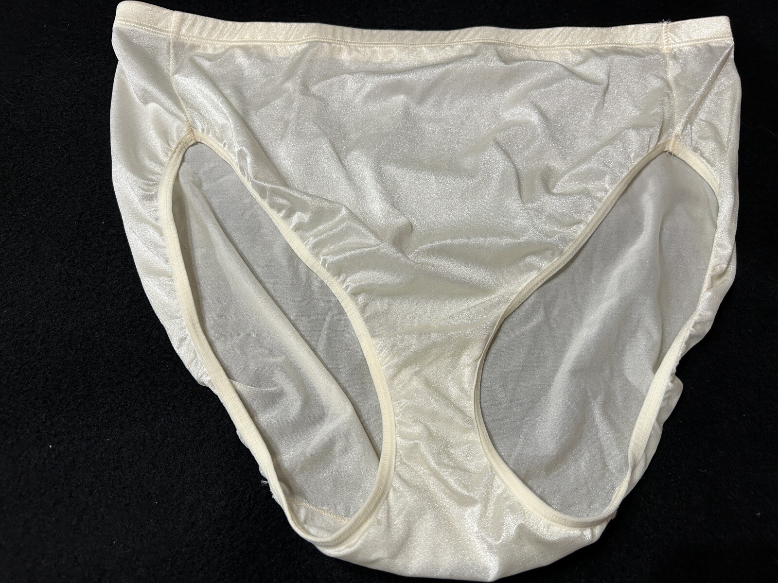 Vtg VANITY FAIR 13194 Comfort Essentials Satin Hi-Cut 9 Ivory Brief Panties #25
