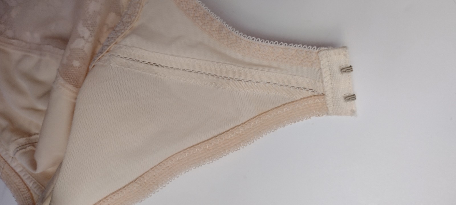 VINTAGE CARNIVAL 40C BEIGE WIRELESS FULL COVERAGE FLORAL LACE 065 GIVE N TAKE…