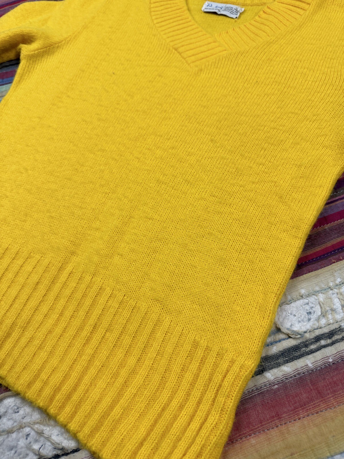 Vintage 60s Pandora Solid Bright Yellow V Neck Cottagecore Go Go Pop Sz Small