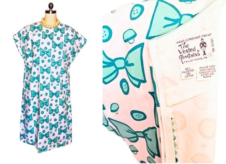 VINTAGE BUTTONS & BOWS SCREEN PRINT LOGO DRESS THE VESTED GENTRESS SHIFT