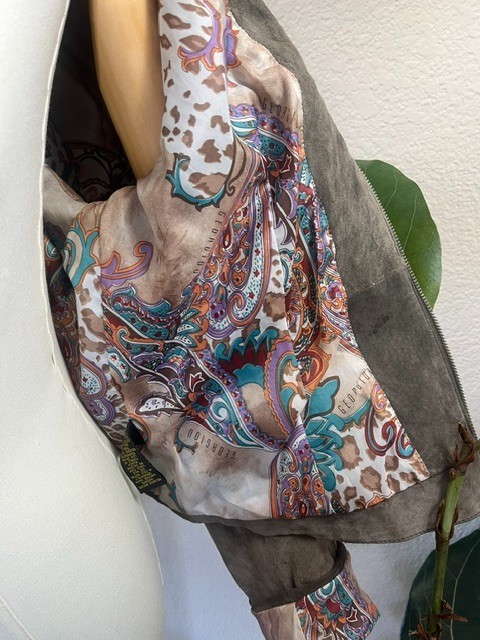 Georgiou studio tailored leather blazer 4-6 women, paisley lining, zip up