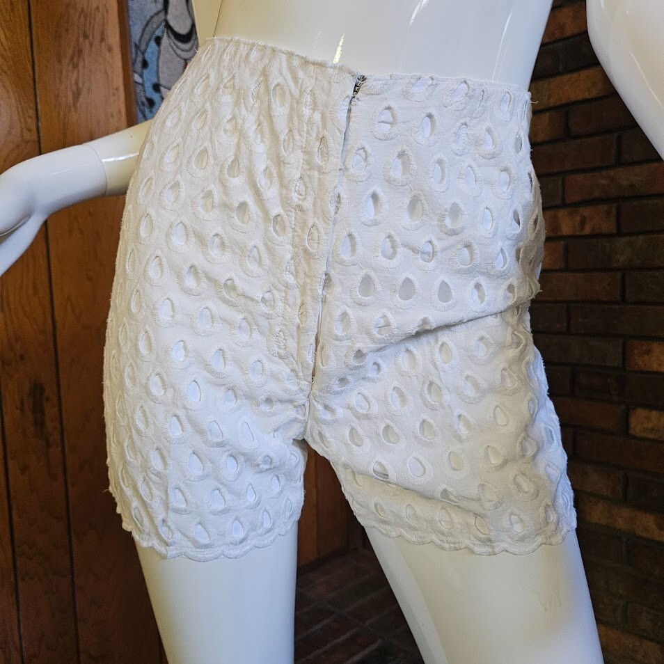 Vtg 60s Eyelet Lace Tea Timer Play Shorts & Skirt Chuck Howard Beach Party XS/S